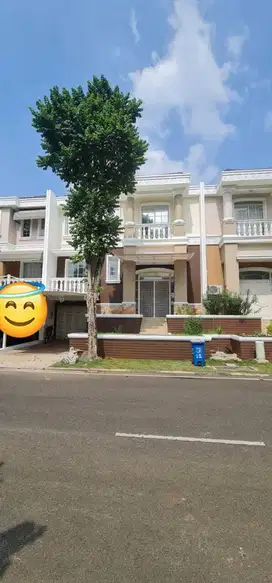 Disewakan rumah mewah Boulevard Cluster West Europe, Green lake city