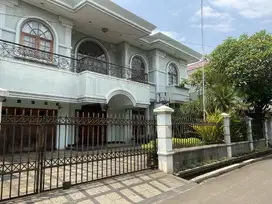 Dijual Rumah di Taman Kedoya Baru - Jakarta Barat