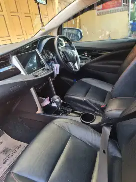 Innova Venturer matic tahun 2021 akhir kilomter rendah