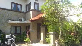Dijual Villa di Batubelig Seminyak