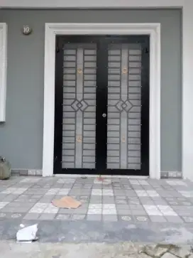 Pagar minimalis pintu garasi