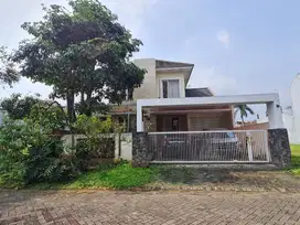 Murah 2 Lantai Luas 300 m2 Kawasan Elite Araya Golf