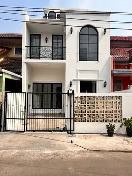 Dijual Rumah Baru Griya Loka BSD 3KT Unfurnished Kitchen Set