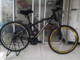 Sepeda gunung polygon premier4 hidro
