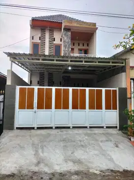 rumah baru 2 lantai banyuanyar