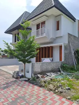 Rumah  Kekinian Baru di Solo Baru