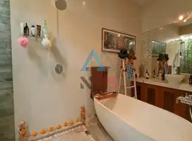 Dijual villa fully furnished  kawasan bumbak Kerobokan Badung Bali