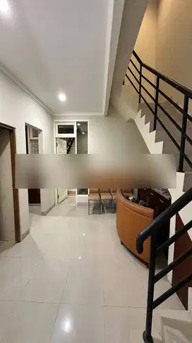 Puri Media Luas 90 m2 - 2 Lantai SIAP HUNI ! Harga masih nego