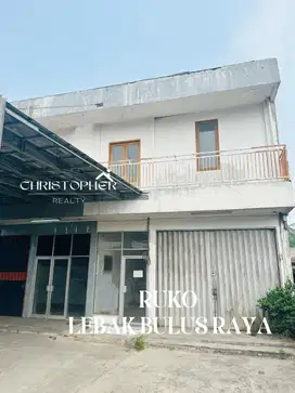 Rumah 2 Lantai Asri di Pejaten Dengan Taman Lokasi Strategis