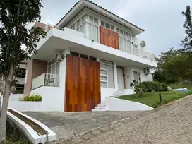 Dijual Cepat Dan Butuh Uang Villa di Kota Batu Dekat JTP 3