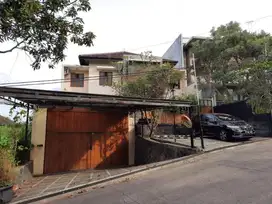Rumah Asri mewah dalam perumahan  Sukajadi Bandung