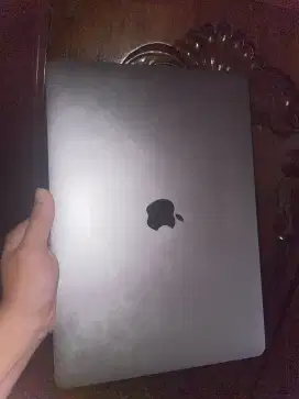 Macbook Pro 2020 i5
Varian : 16/1TB