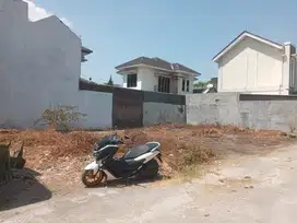 tanah dekat Mall Luwes Gentan