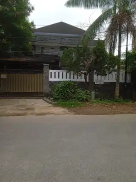Rumah bs buat usaha siap huni dipondok kelapa dekat tol dan kampus
