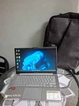 Asus ryzen 3 7320U
