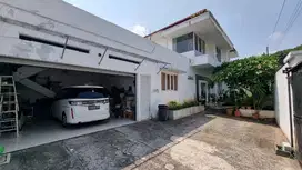 RUMAH DENGAN LINGKUNGAN TENANG DI BUKIT SARI