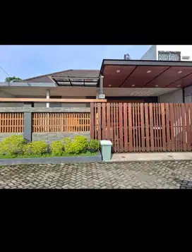 RUMAH MEWAH BELAKANG TRANSMART JEMBER PERUM MOJOPAHIT