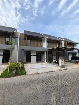 Rumah 2 lantai mewah  7X16 akses tol kunciran alam sutera