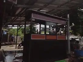 Etalase gerobak Mie ayam bakso