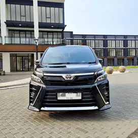 Toyota Voxy 2018