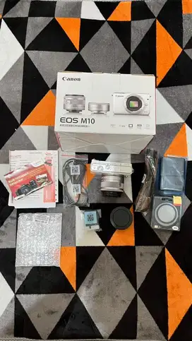 Mirrorless Canon Eos M10 Lensa Kit 15-45mm IS STM