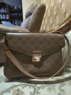 Tas Bucchery preloved metis