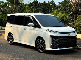 Toyota Voxy 2.0 AT Facelift 2023 Full Ori Pemakaian 2024