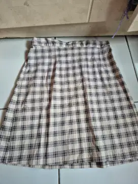 Rok pendek wanita