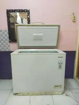 JUAL FREEZER SHARP 300 LTR