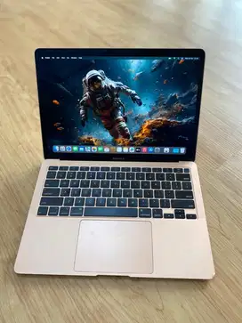 MACBOOK AIR RETINA 2020 13”inch i3 8/256 GB ROSEGOLD DENT