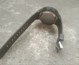 Monggo, dijual jam tangan hitam digital crono