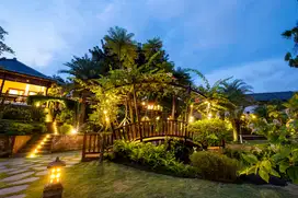 Villa Besar Modern Tropical Garden Berawa Canggu Bali