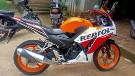 Honda CBR150R spesial Edition repsol