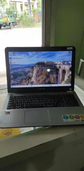 Asus AMD A9-9420 Ram 12GB Layar Lebar Games