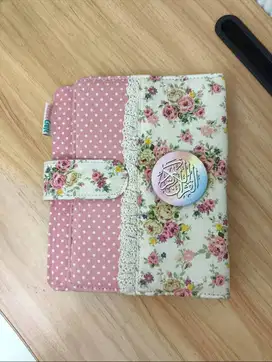 Sampul Al Quran Ukuran B6 Warna Pink Polkadot Motif Bunga