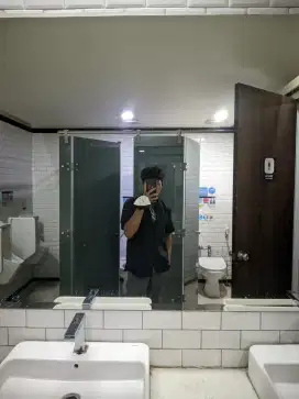 Nyari loker (lowongan kerja)