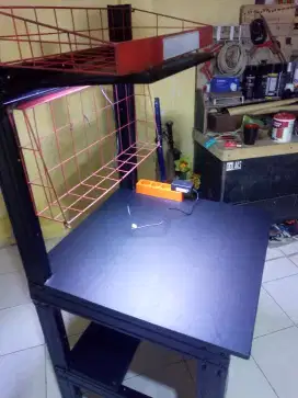 Meja kerja buat ngoprek