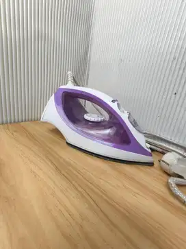 Setrika Uap Iron Philips GC 1418 Warna Putih Ungu