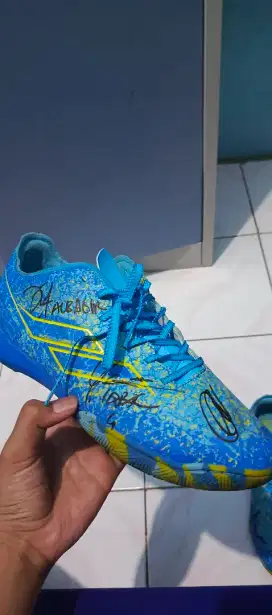 SEPATU FUTSAL TANDA TANGAN PEMAIN TIMNAS FUTSAL