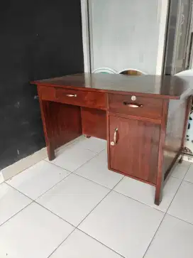Meja kasir plitur kondisi baru