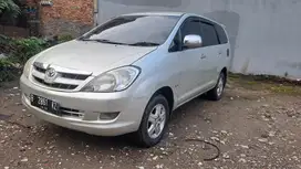 Toyota Kijang Innova 2005 Bensin