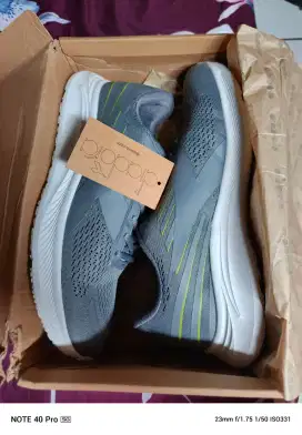 Sepatu Running Diadora Korado
