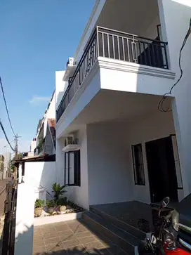 RUMAH SEWA SENAYAN KEBAYORAN LAMA JAKARTA SELATAN