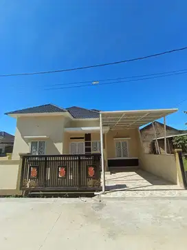 Rumah ready dalam komplek dan dekat masjid