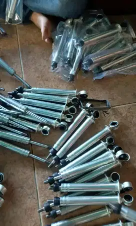 Hidrolis shockbreaker belakang motor