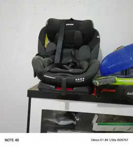 Carseats (kursi mobil bayi)