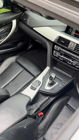 BMW 330i 2016 Bensin