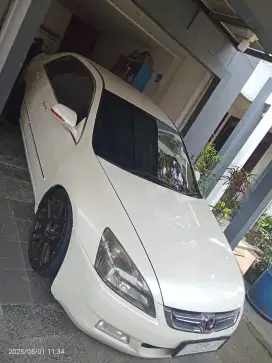 Honda Accord 2006 matic putih
