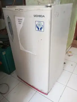Jual cepat kulkas 1 pintu merk UCHIDA