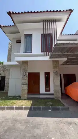Rumah Mewah Dalam Perumahan Balecatur, Dekat Exit Tol Ambarketawang
